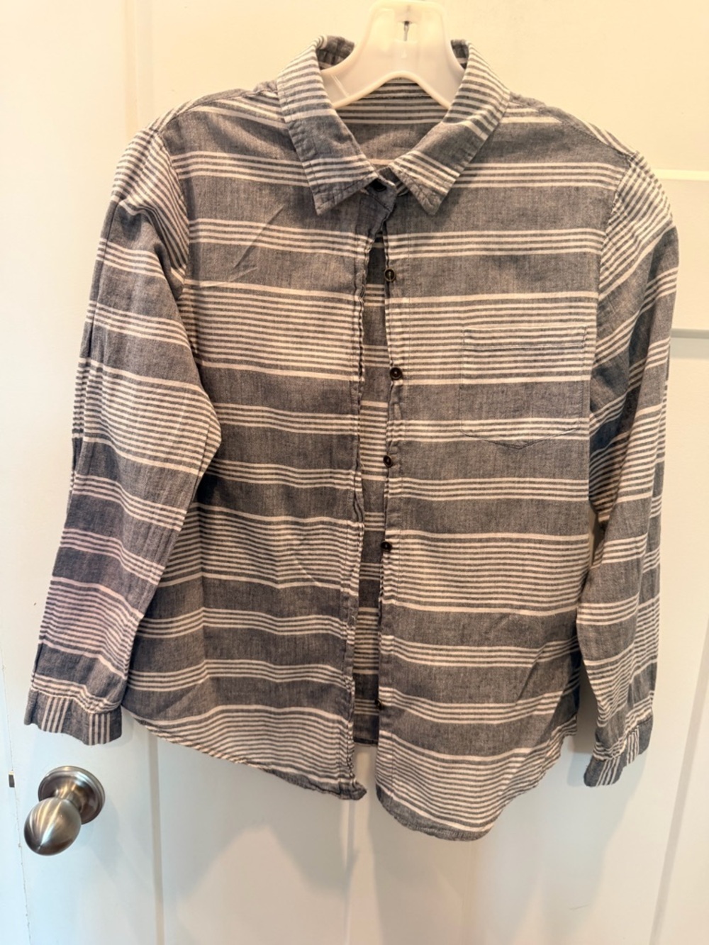 Solitaire Cotton Button Front Shirt Small Blue White Striped Casual Lightweight